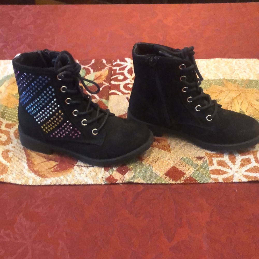 Girls black boots